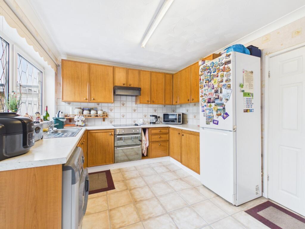 Sutton House Road, Hull, HU8 0NJ photo 2