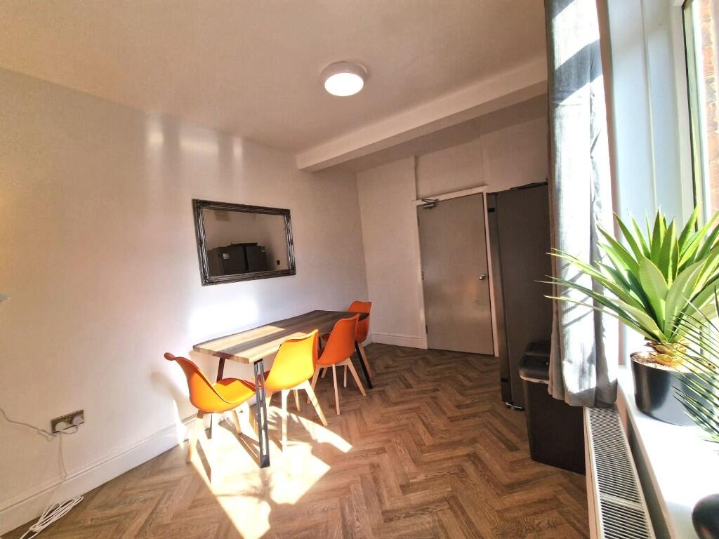 6 bedroom house share for rent