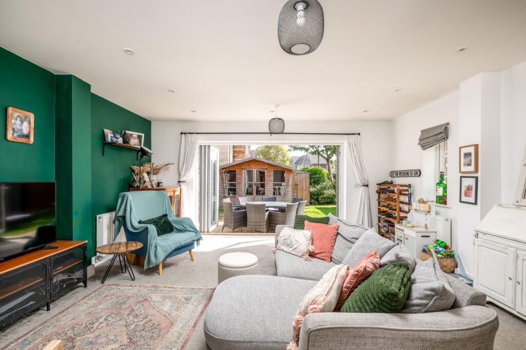 House in North Hertfordshire, Hertfordshire - View 5