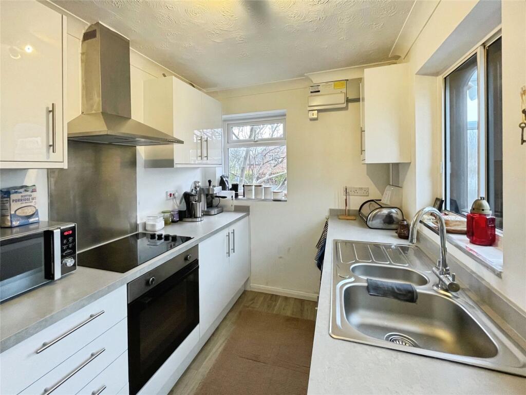 Brushfield Road, Chesterfield, Derbyshire, S40 photo 2