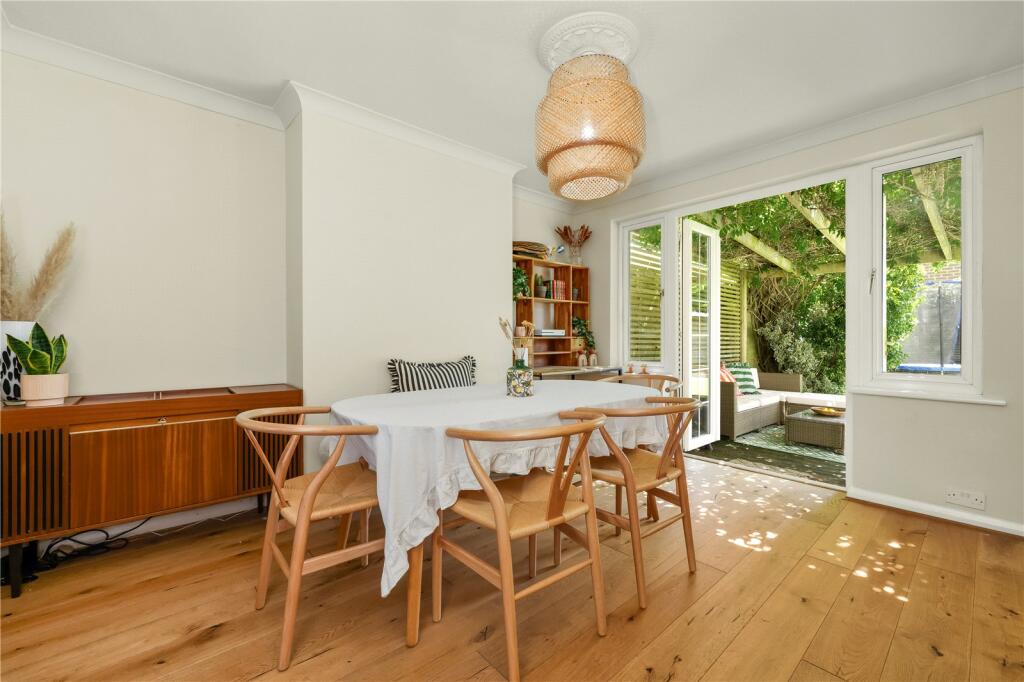 House in Elmbridge, Hersham - View 5