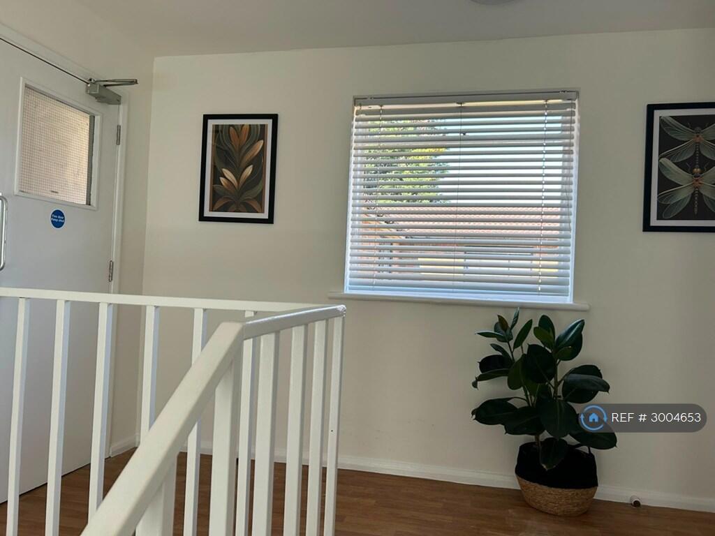 House in Kingston upon Thames - View 2