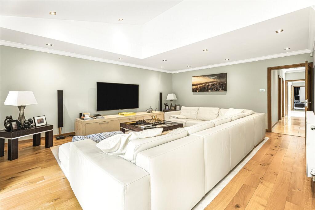 Additional image 9 of Park Street Lane, Park Street, St. Albans, Hertfordshire, AL2