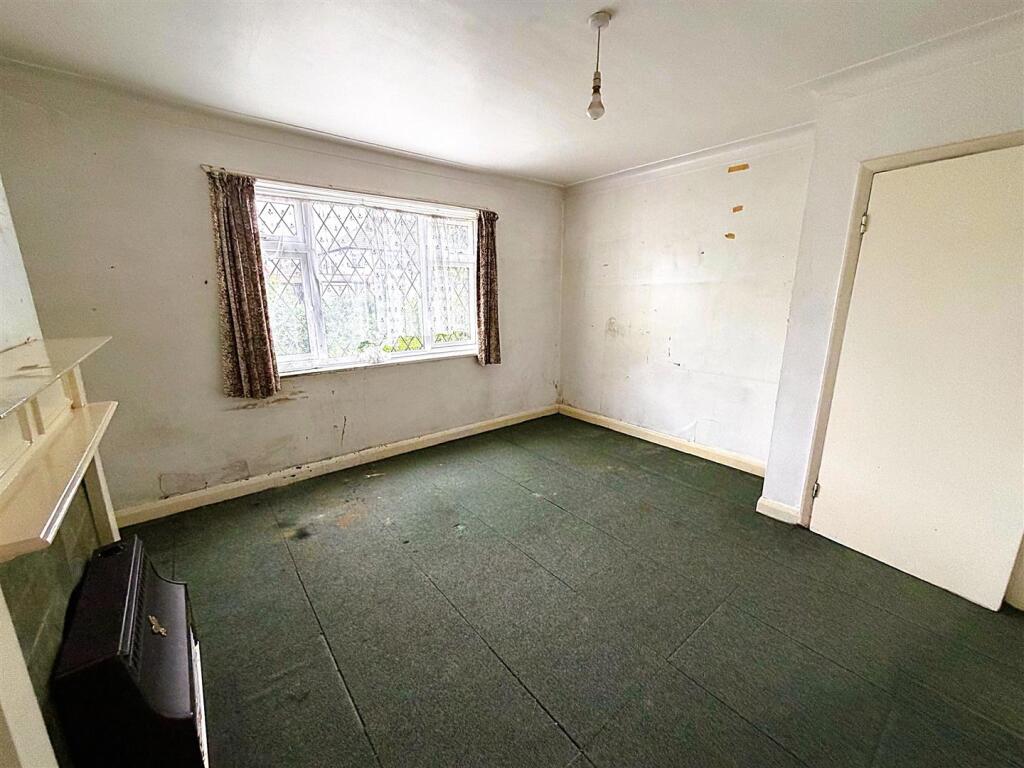 House in London, Poverest, Petts Wood - View 3