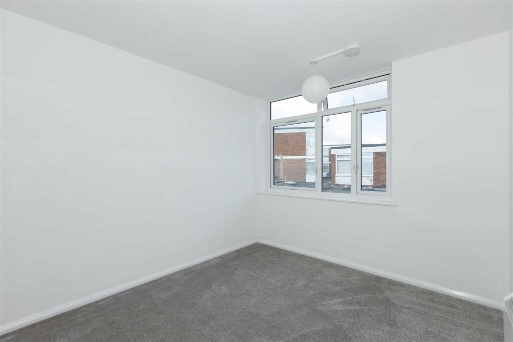 Apartment in Brighton - View 5