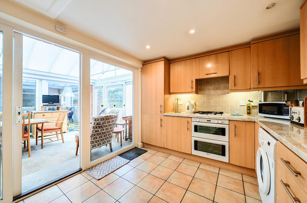 House in Test Valley, Romsey - View 4