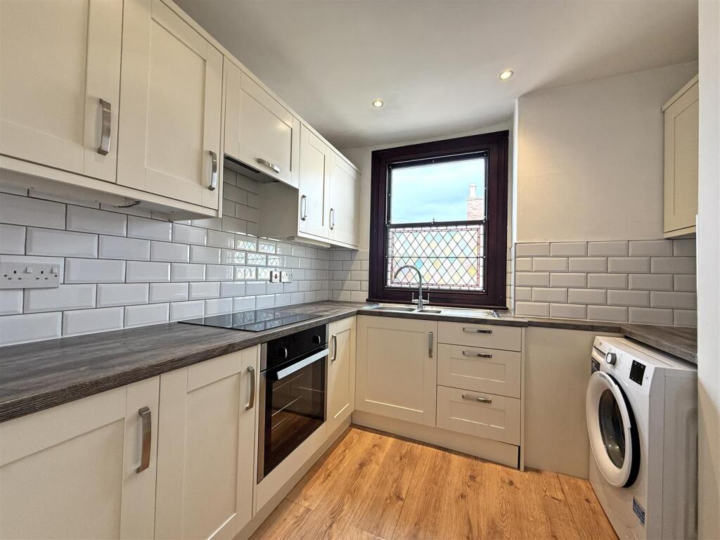 Stonehurst, Sutton Road, Shrewsbury photo 3