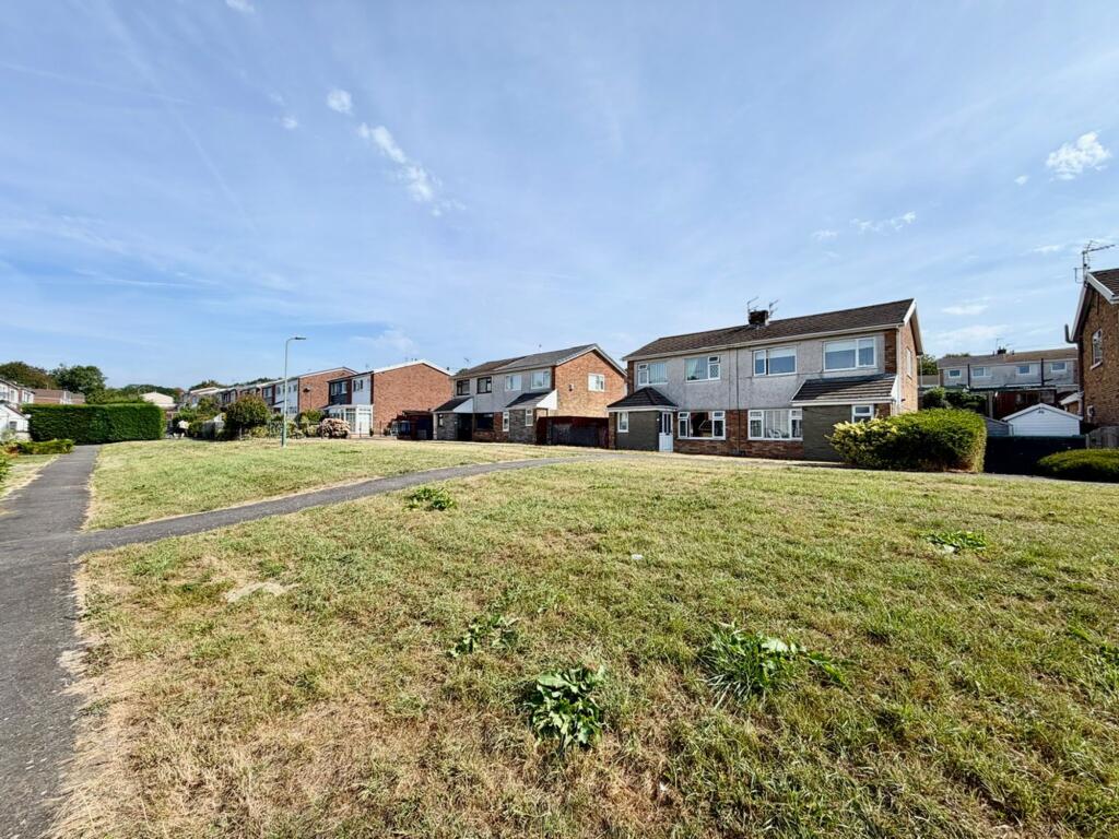 House in Newport, Penmaen - More