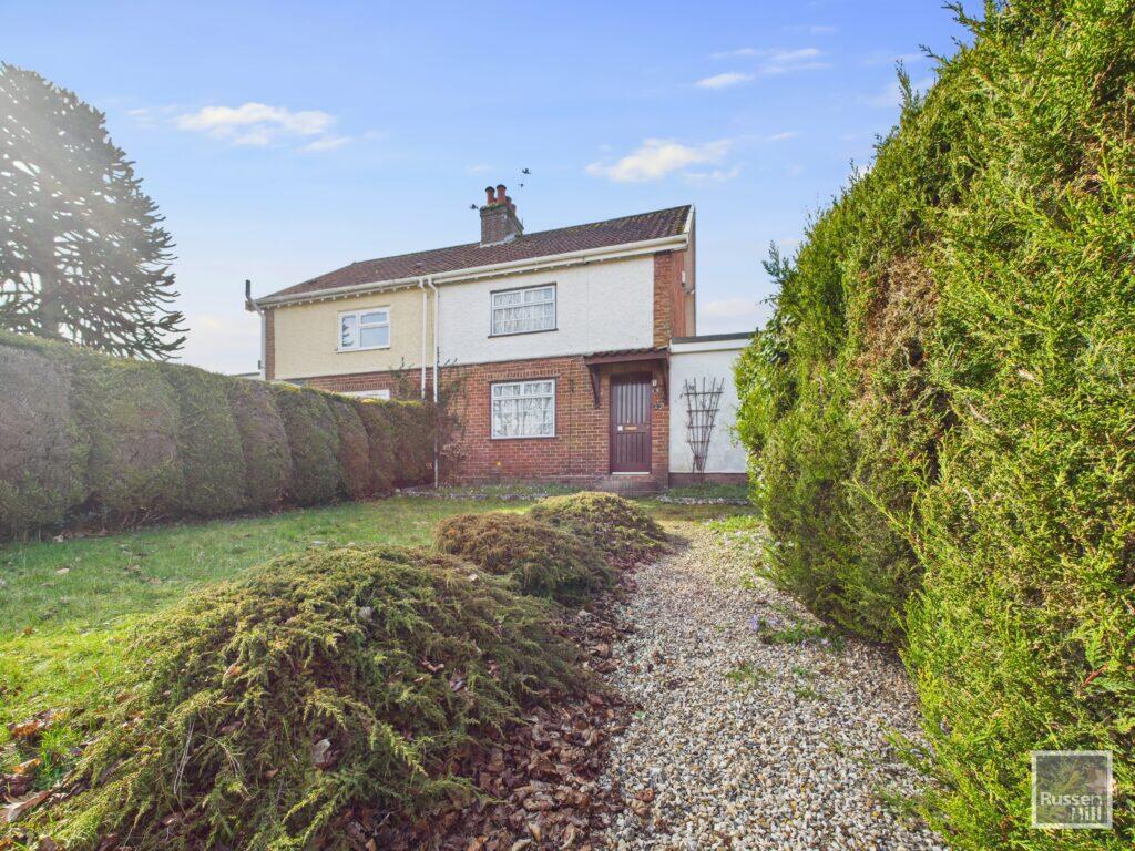 3-bed semi-detached on West End, Old Costessey, £260,000