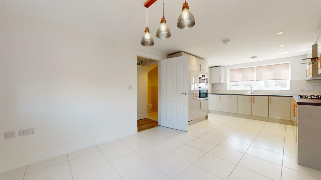House in Dorchester, Chickerell - View 4