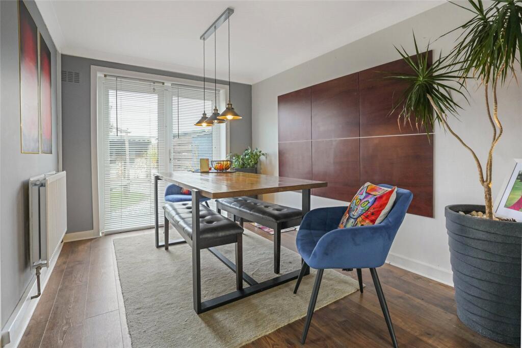 House in Kirkcaldy, Newliston, Dunnikier - More