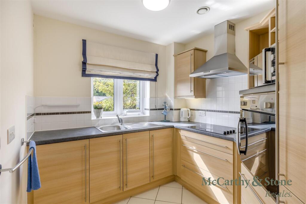 Apartment in Northwich, Castle - View 5