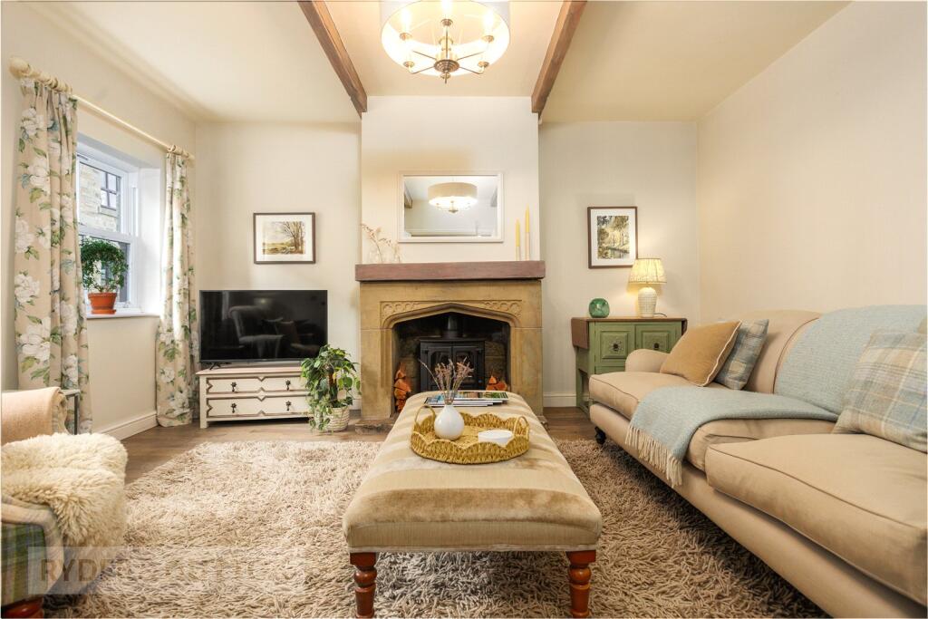 House in Oldham, Saddleworth - View 5