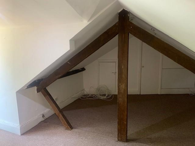 Apartment in Northampton - More