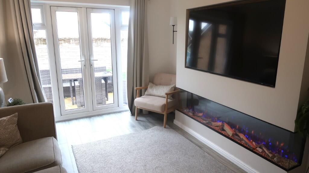 House in Newport - View 4