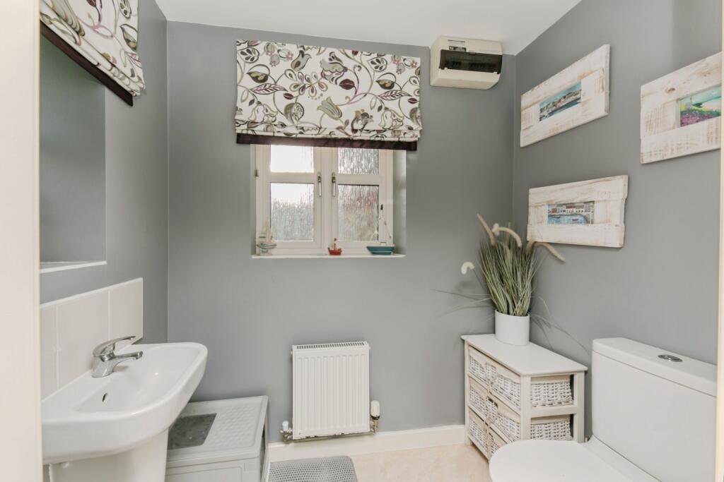 House in Stoke-on-Trent - More