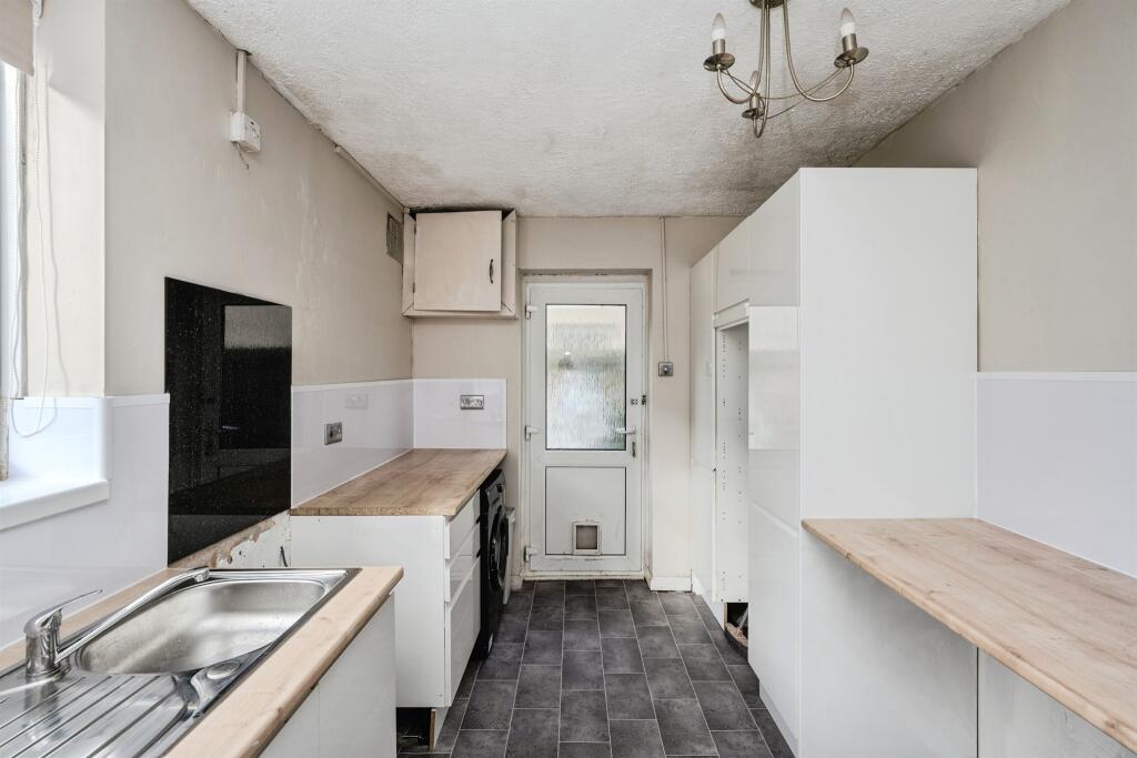 House in Ystalyfera, Neath Port Talbot - View 5