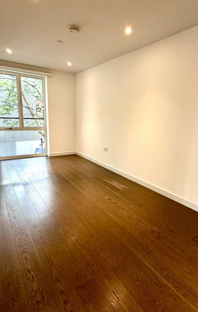 Apartment in London, Bermondsey Village, Walworth - View 4