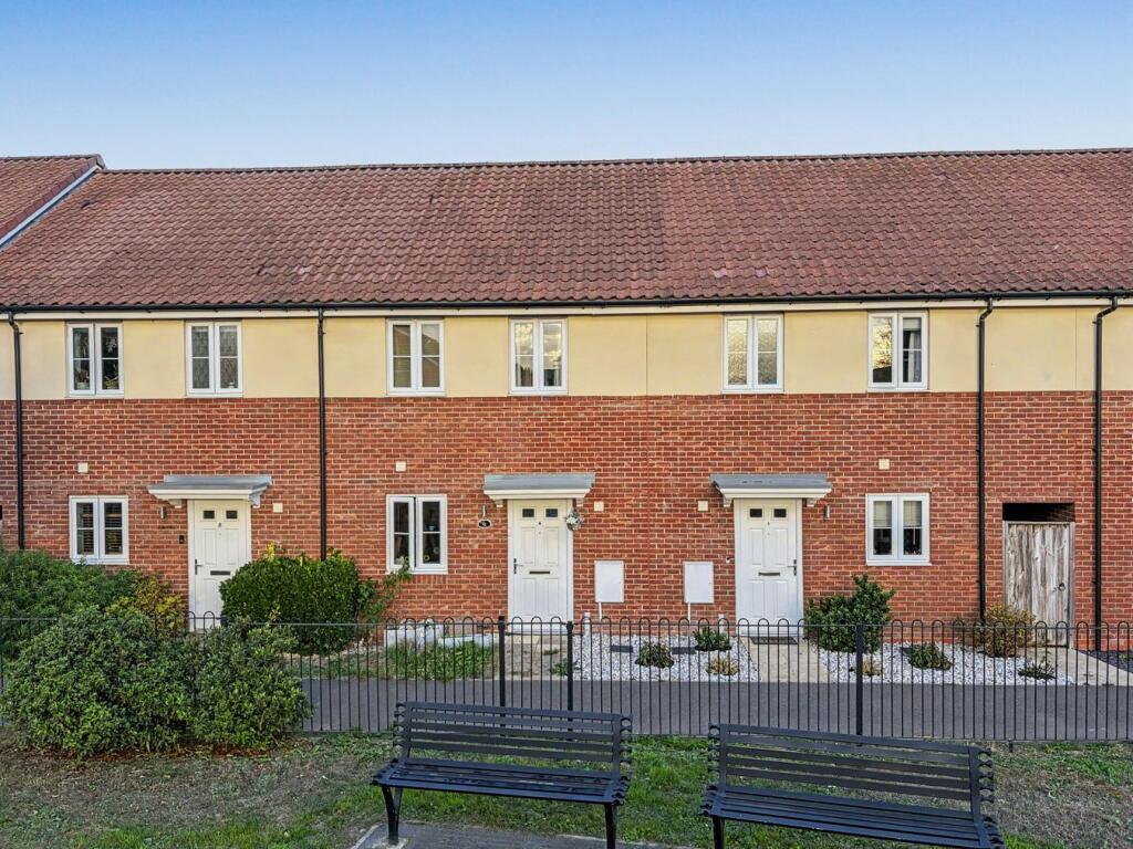 3-bed terraced on River Way, Great Blakenham, Ipswich, IP6, £235,000