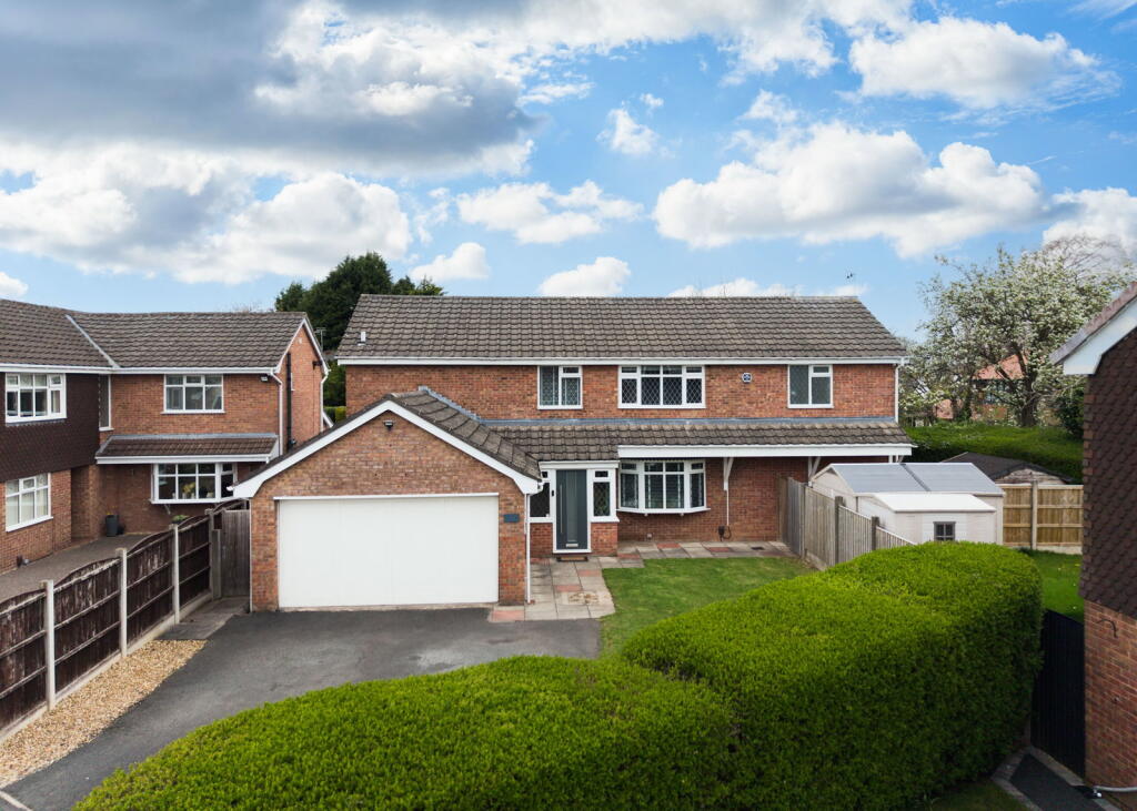 Main image of property: Maldon Close, Offerton, Stockport SK2 5XL