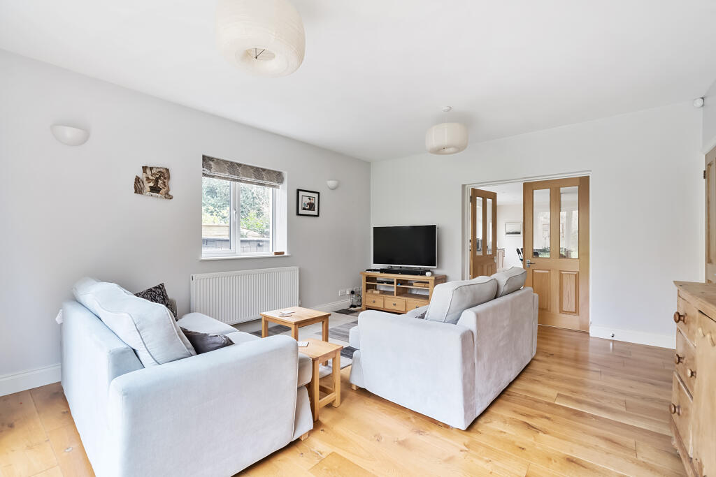 House in Twickenham - View 5