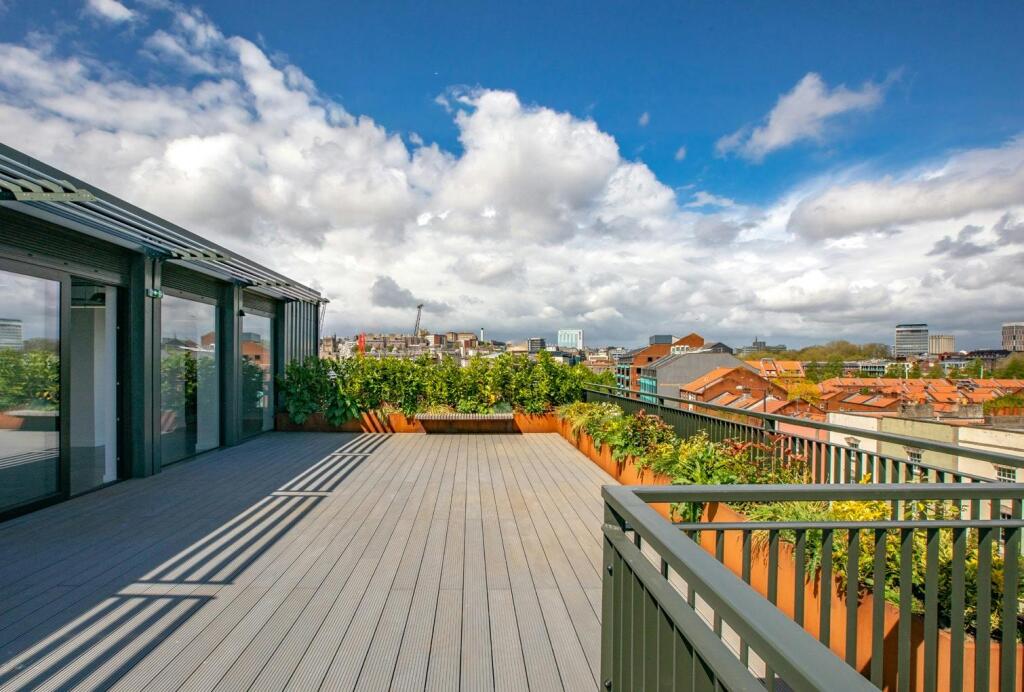 TERRACE.jpg
