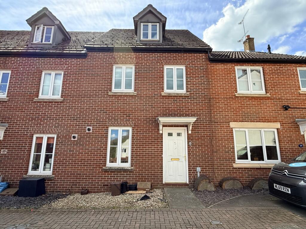 3-bed terraced on Tithe Court, Yeovil, Somerset, BA20 2FL, £230,000