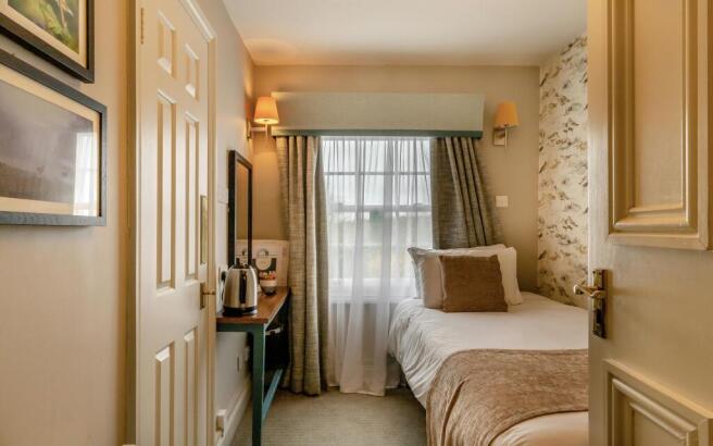 8685244-interior18.jpg
