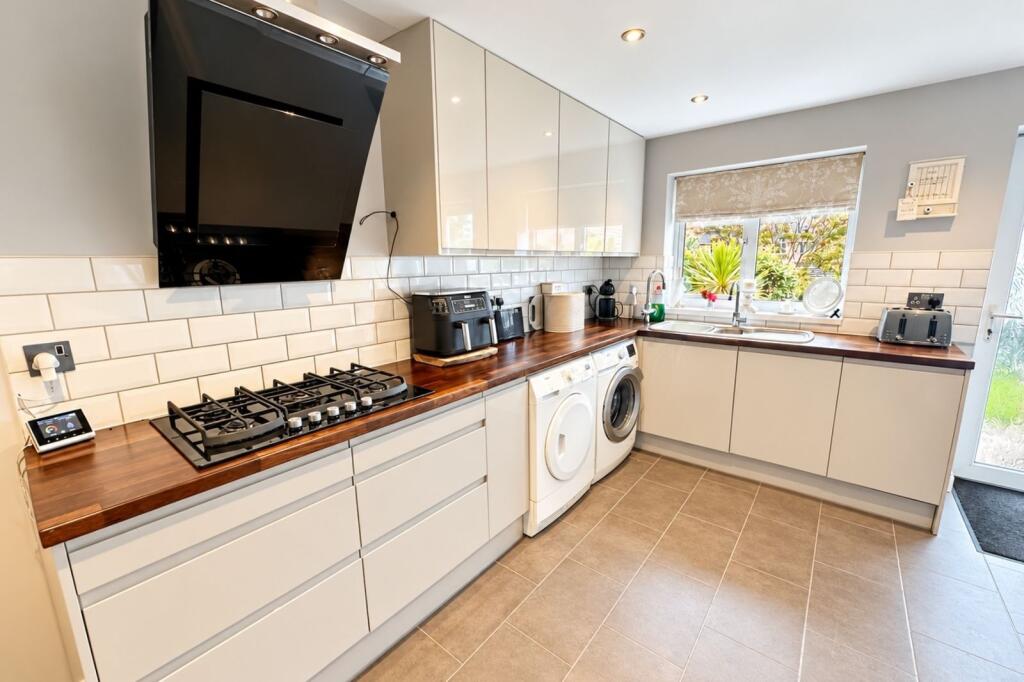 House in New Forest, Bransgore - View 2