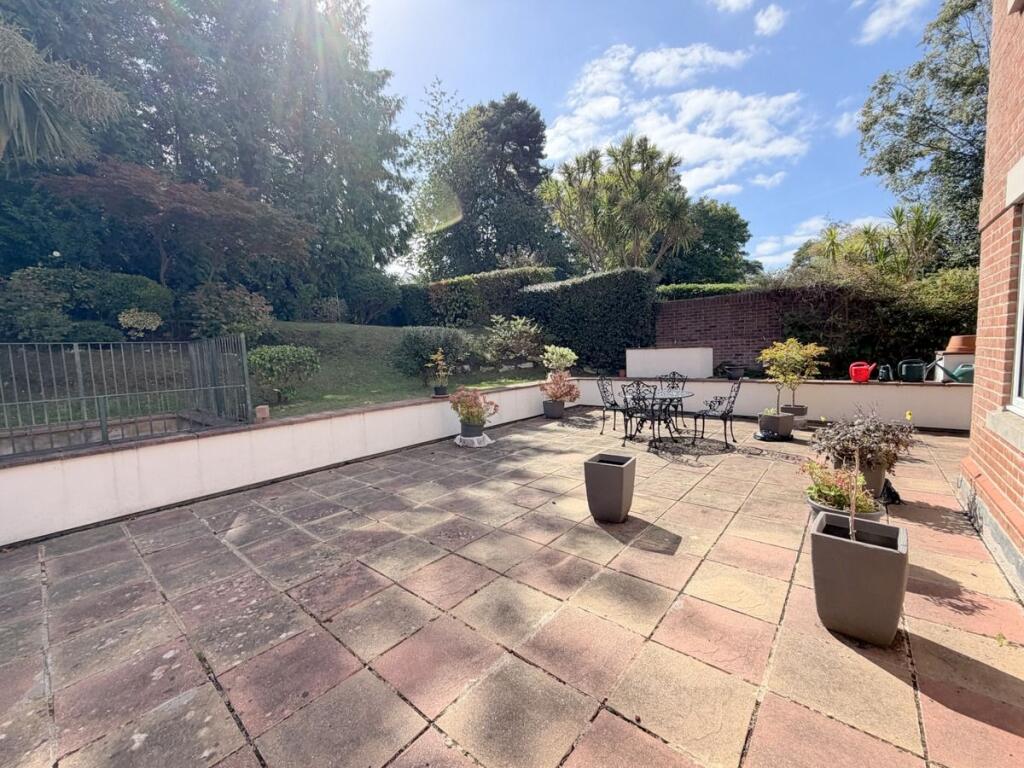 Apartment in Poole, Penn Hill - View 2