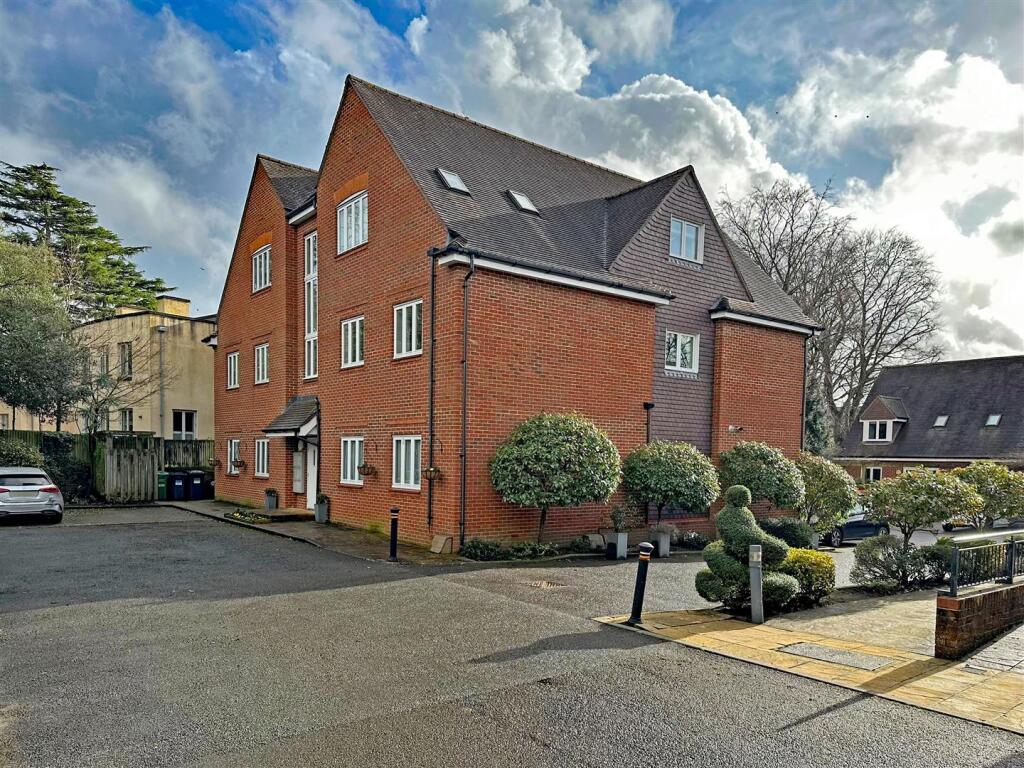 Main image of property: Charlwood Place, Reigate