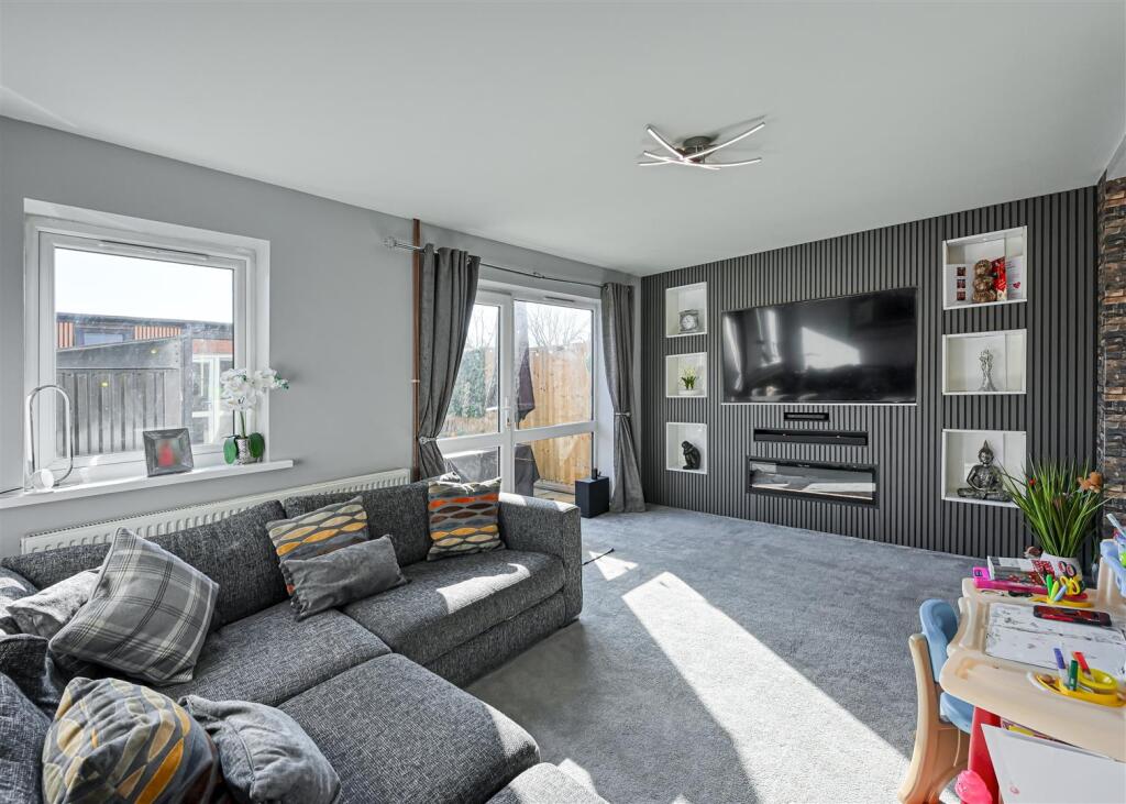 27 Alderton Drive, Bradmore, Wolverhampton, WV3 7JZ photo 2