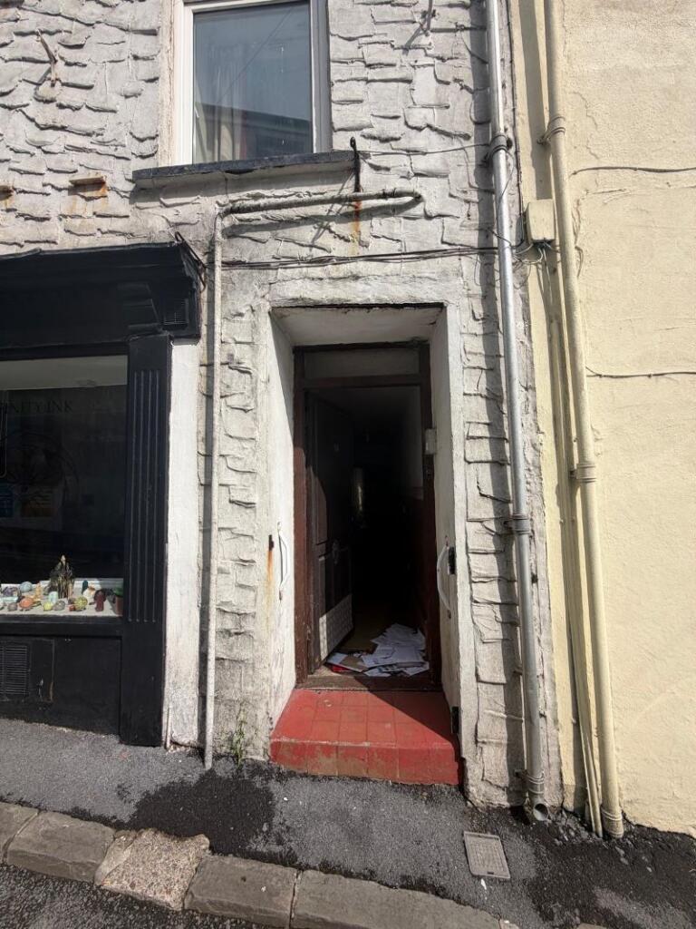 Apartment in Carmarthen, Johnstown - View 5