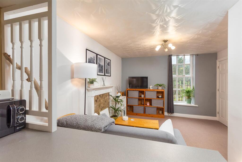 House in Lancaster - View 5