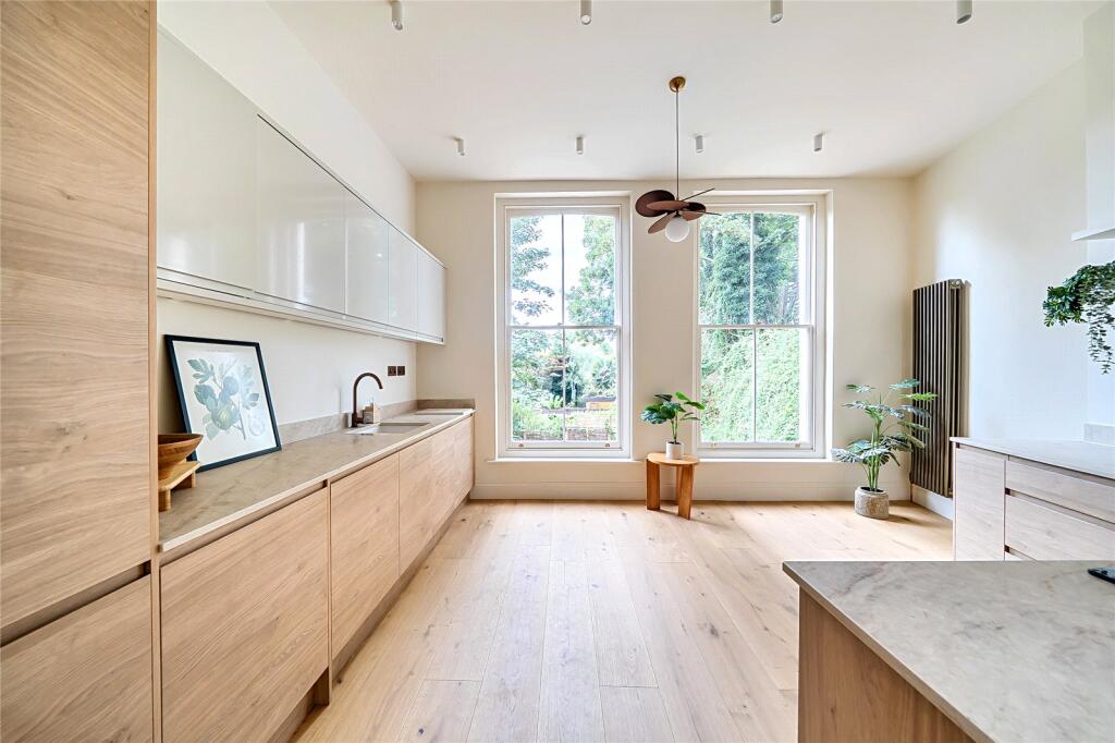 Apartment in London - View 2
