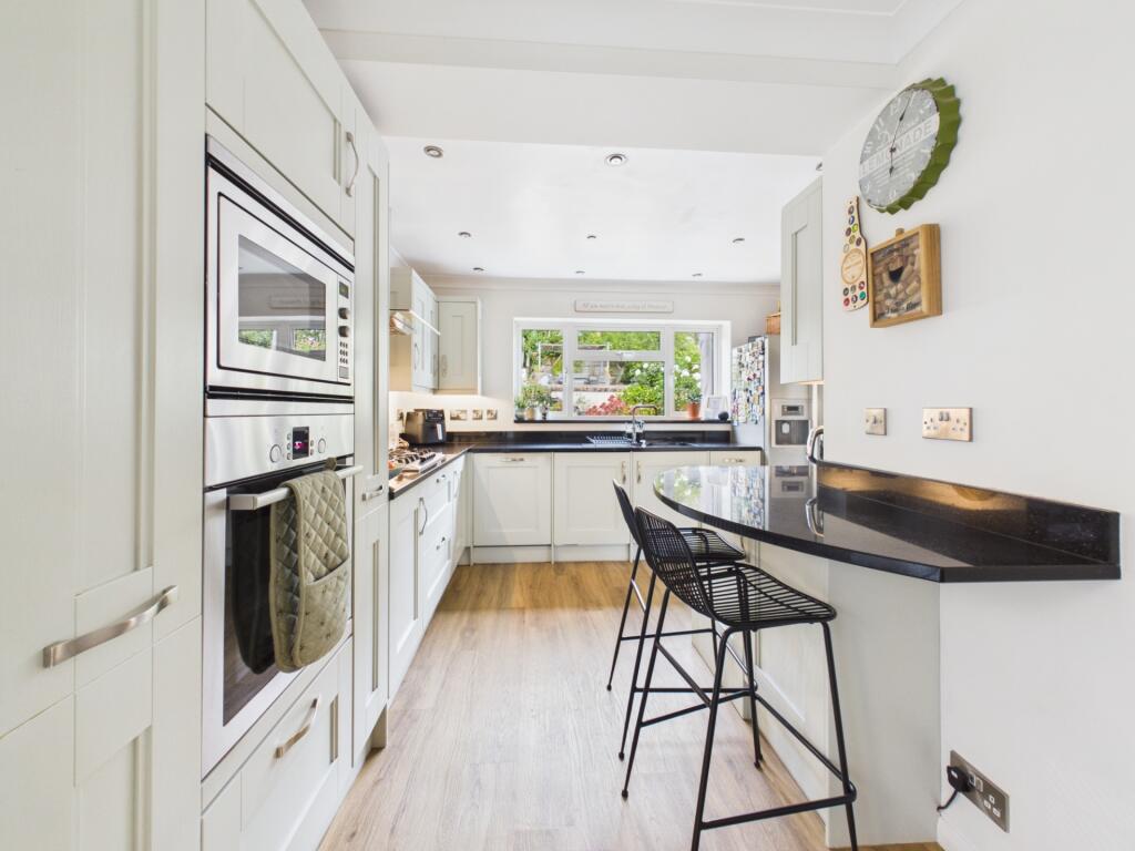 House in Haywards Heath - View 5