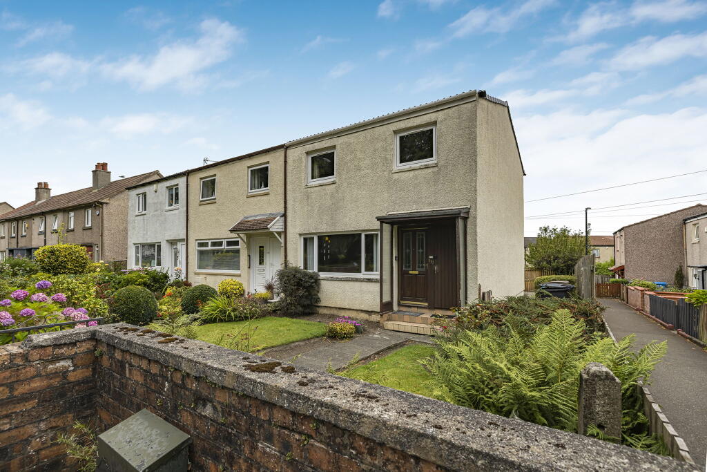 2-bed terraced on Carlibar Road, Barrhead, Glasgow, £95,000