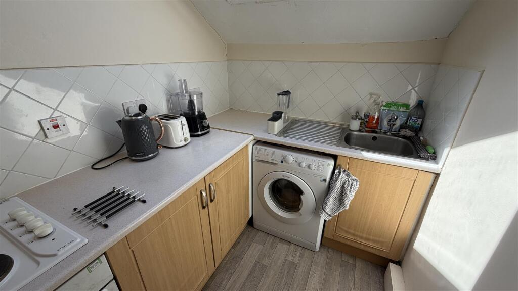 Apartment in Manchester, Ladybarn, Fallowfield - View 3