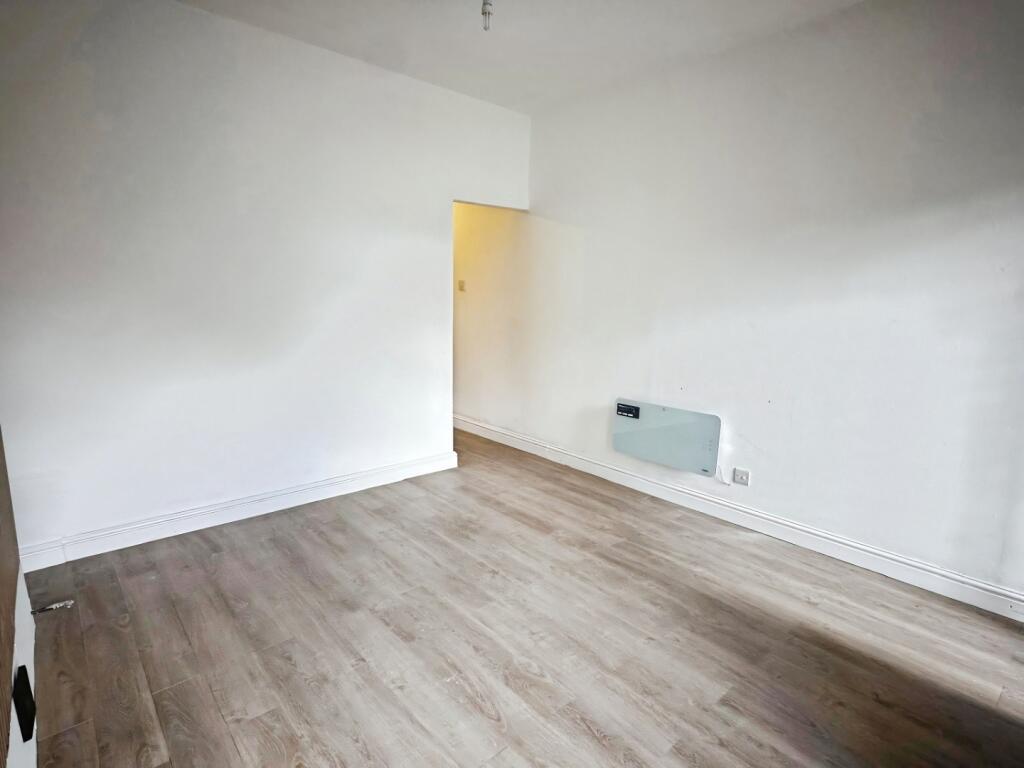 Apartment in Stoke-on-Trent - View 5