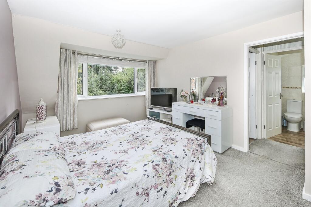 House in Solihull, Balsall - More