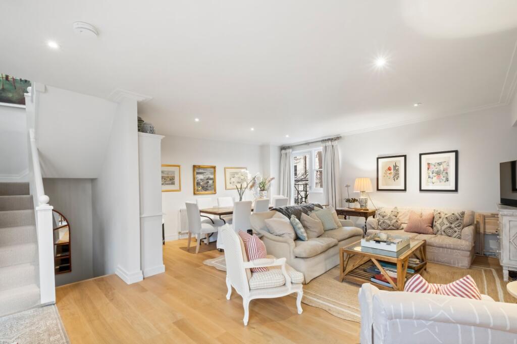 4 bedroom mews property for rent