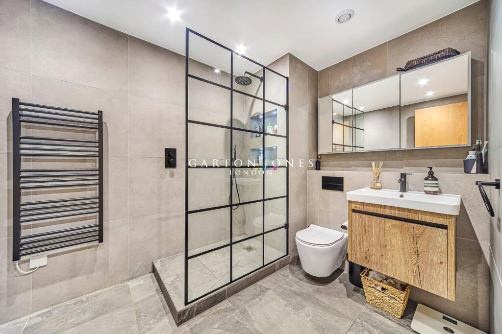 Apartment in London - View 5