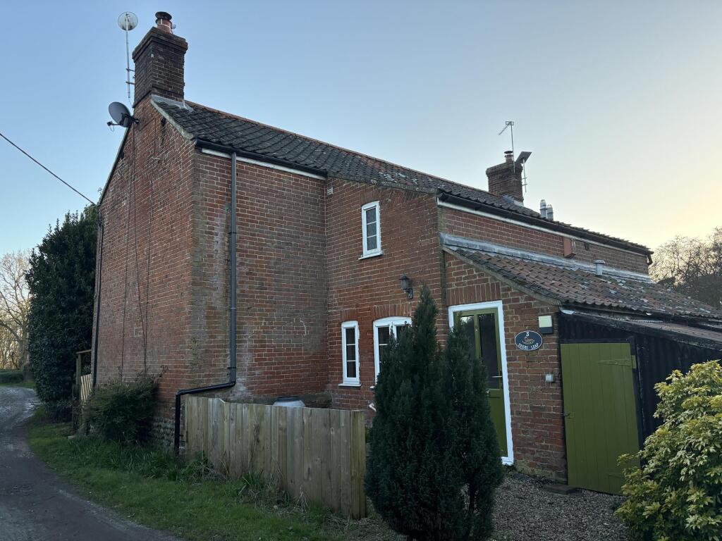 Main image of property: Crostwight NR28