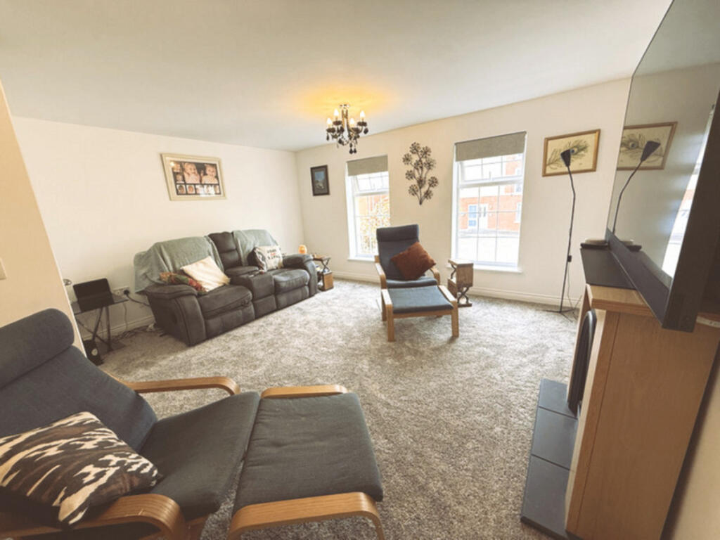 Leaze Close, Thornbury, BS35 - View 3