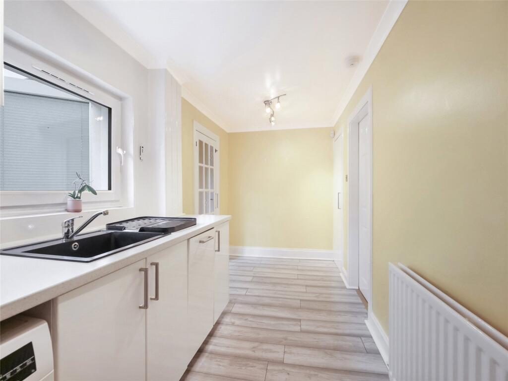 House in Bishopbriggs, Auchinairn - More