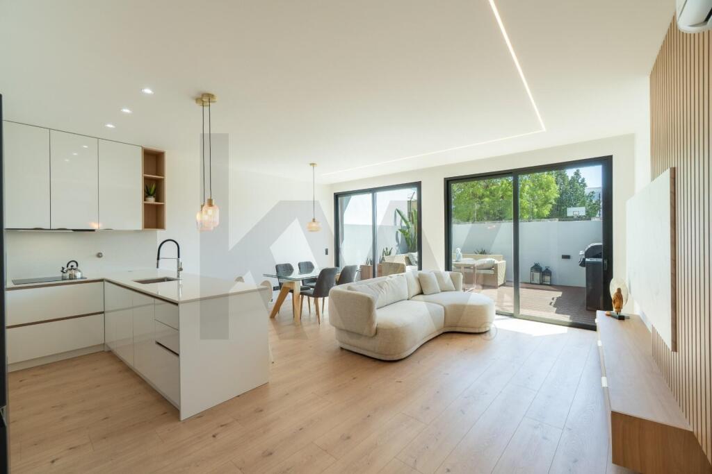 Main image of property: Algarve, Quelfes