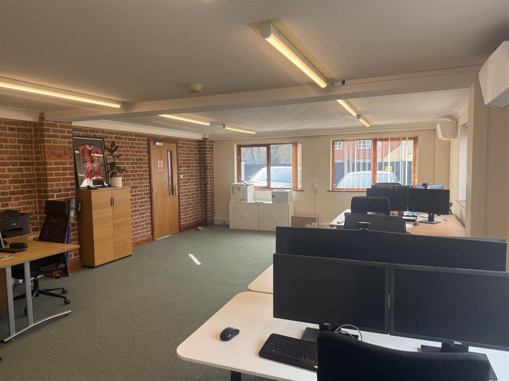 Main image of property: Lynderswood Business Park, Braintree