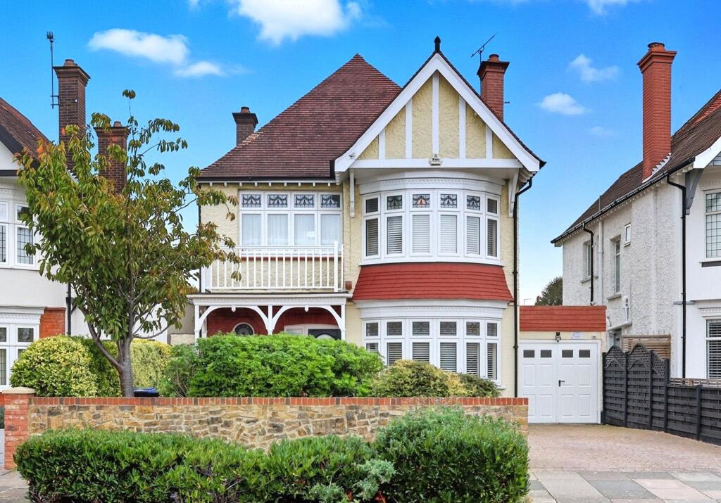 Main image of property: The Broadway, Thorpe Bay, Essex, SS1