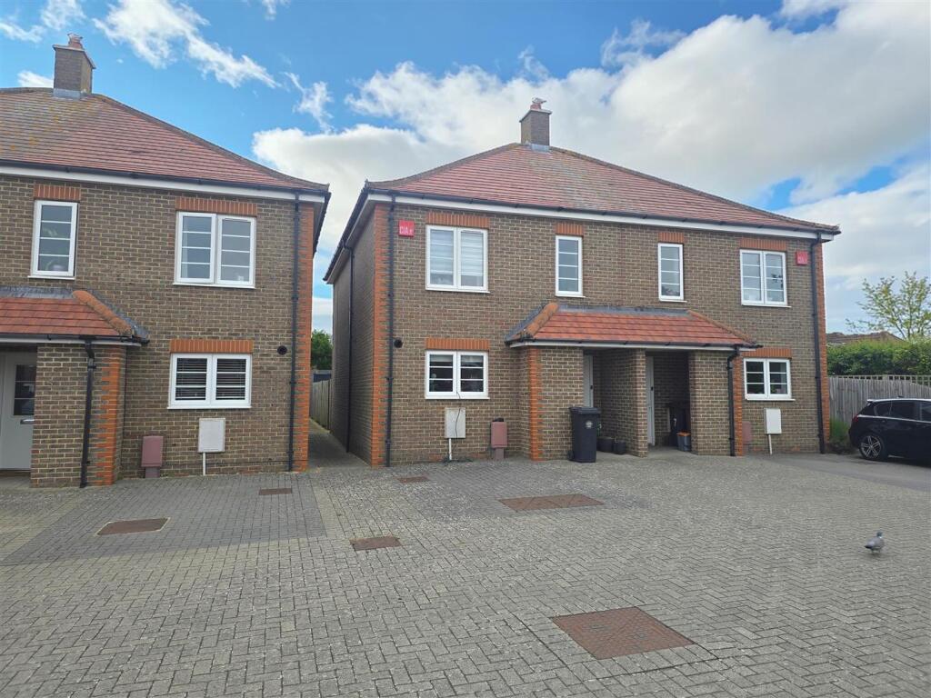 Main image of property: Pecketts Gate, Chichester