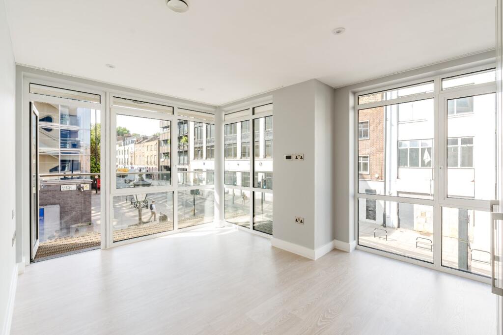 Apartment in London - More